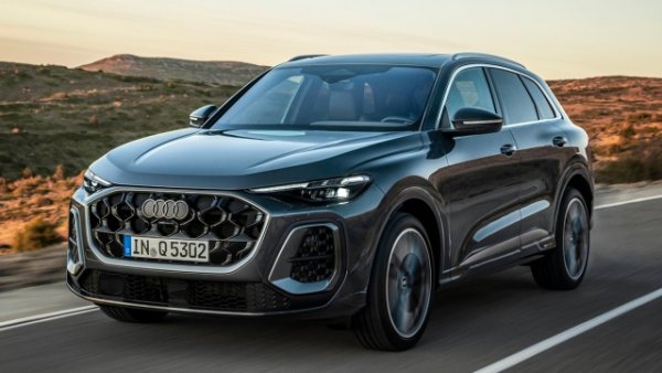 Важен автомобилен салон в Париж за марката Инголщат - със световната премиера на един от най-очакваните модели на цялото събитие. Именно третото поколение на популярния SUV, което ще пристигне през първата половина на 2025 г. Базирано е на PPC - Premium Platform Combustion, предназначена за ДВГ, като алтернатива на PPE - Premium Platform Electric. 

Последната е за електрически двигатели. Поради това новото Q5 поддържа същата механична схема като новото Audi A5, предлагано във варианти на каросерия седан и Avant, естественият наследник на Audi A4.

Audi  A6 e-tron ще пристигне през първата половина на 2025 г.  - eлектрически флагман с пробег от повече от 750 км и два варианта на мощност - 367 или 551 к.с.
